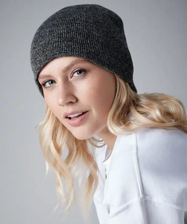 Two-tone pull-on beanie