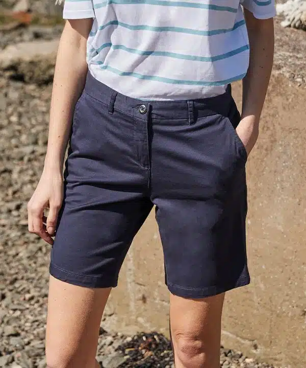 Women's stretch chino shorts