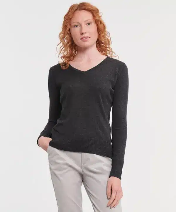 Women's v-neck knitted sweater